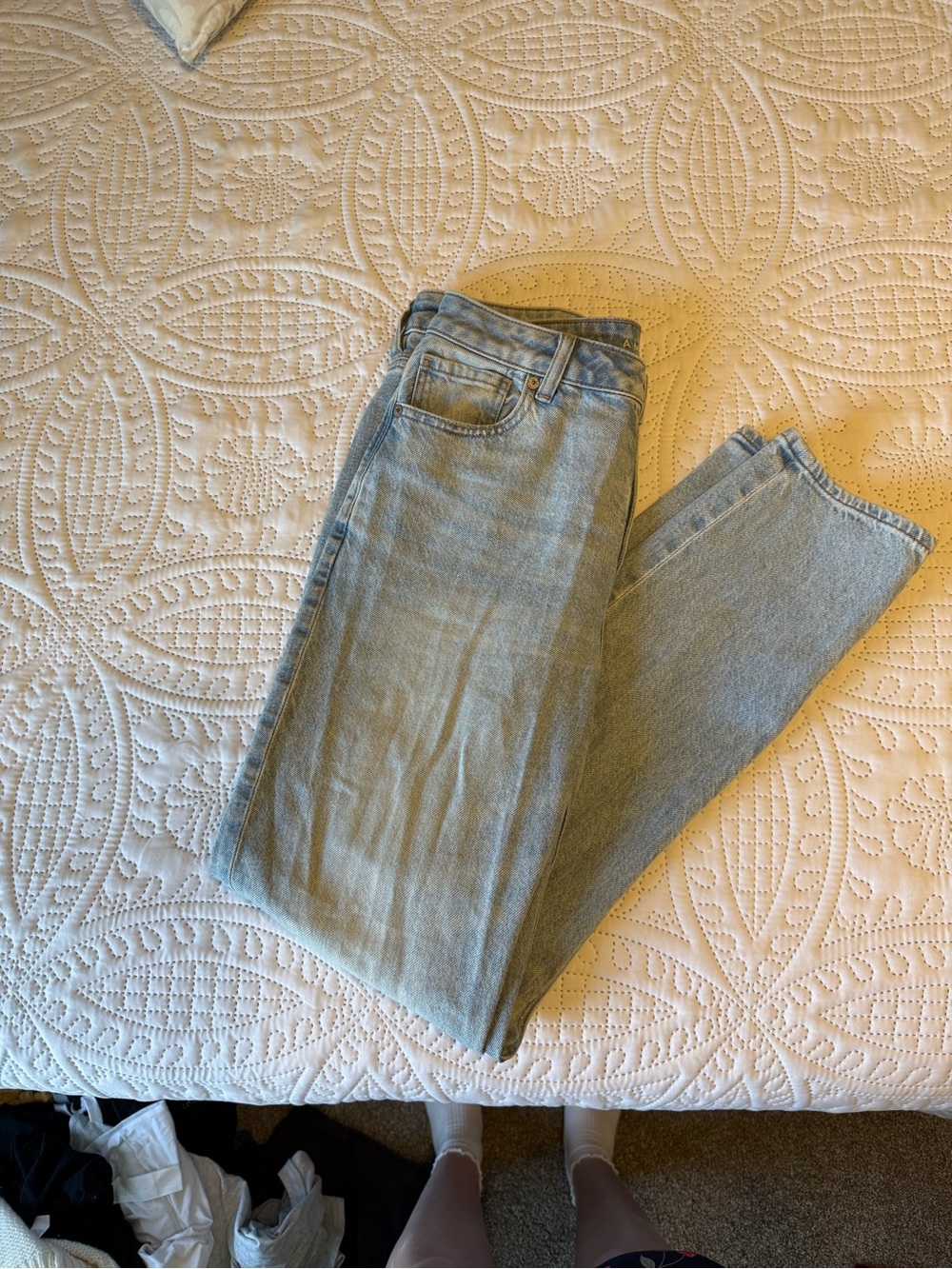 American Eagle Outfitters Light Blue Strigid High-Rise Mom Jeans 8 Long